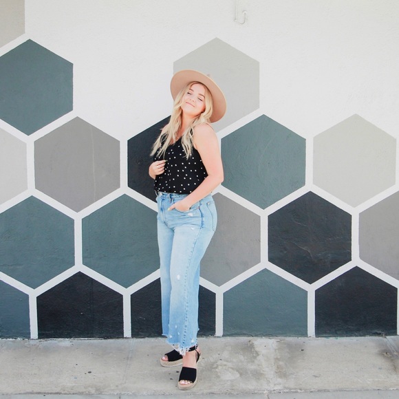 Welcome to my Closet! - Picture 3 of 3